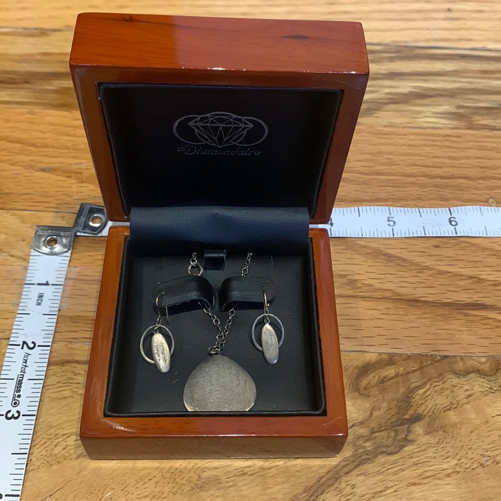 Vintage-vibes, inscribed writings on necklace and earring set